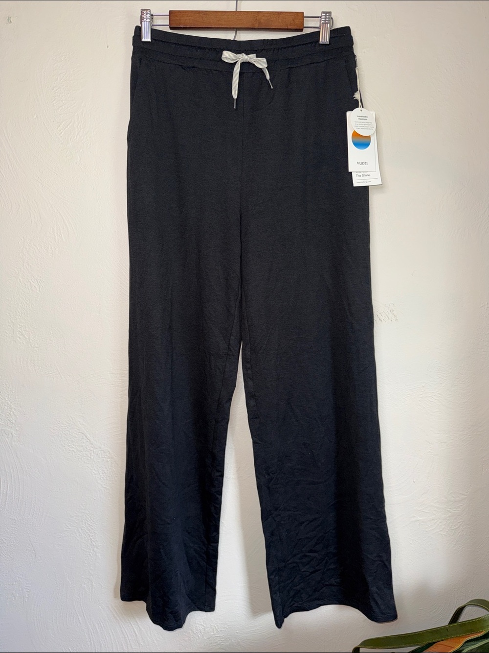 NWT Vuori Halo Essential Wideleg Pants Black Heather M